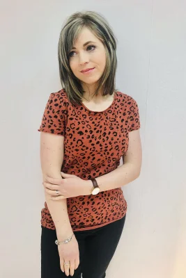 Munich Freedom Kurzarm Shirt mit Leo-Print braun