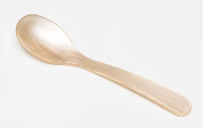 G.F. Heim Söhne Eierlöffel Acrylglas Perlmutt Optik Creme