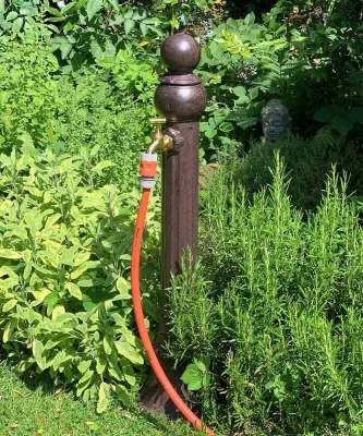 Wasserzapfsäule Wasserzapfstelle für Garten Standbrunnen Antik-Stil Braun 85cm