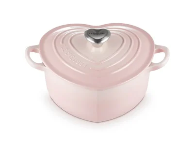 Le Creuset Herzbräter mit Herzknopf Gusseisen Shell Pink