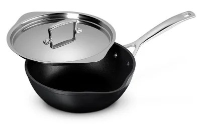 Le Creuset Aluminium Sautépfanne Antihaft mit 2 Ausgießern + Deckel 24cm