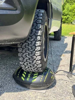 flat-jack camper 2.0 Reifen-Luftkissen - Ausgleich bis 20 cm - Reifen bis 305mm